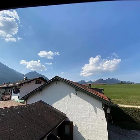 Emilia Mit Bergblick *